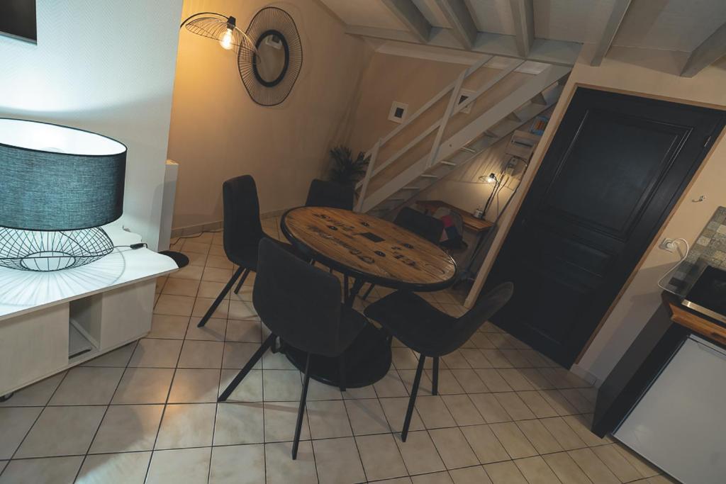 Appart Centre Historique Chez Rene Wifi Troyes Zewnętrze zdjęcie