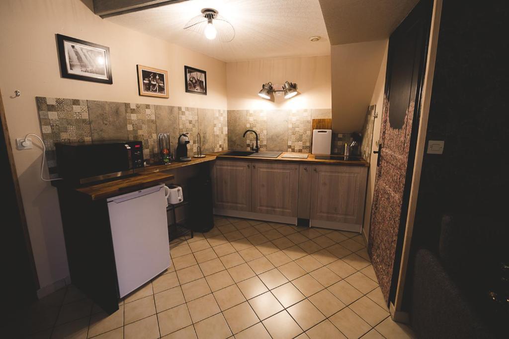 Appart Centre Historique Chez Rene Wifi Troyes Zewnętrze zdjęcie