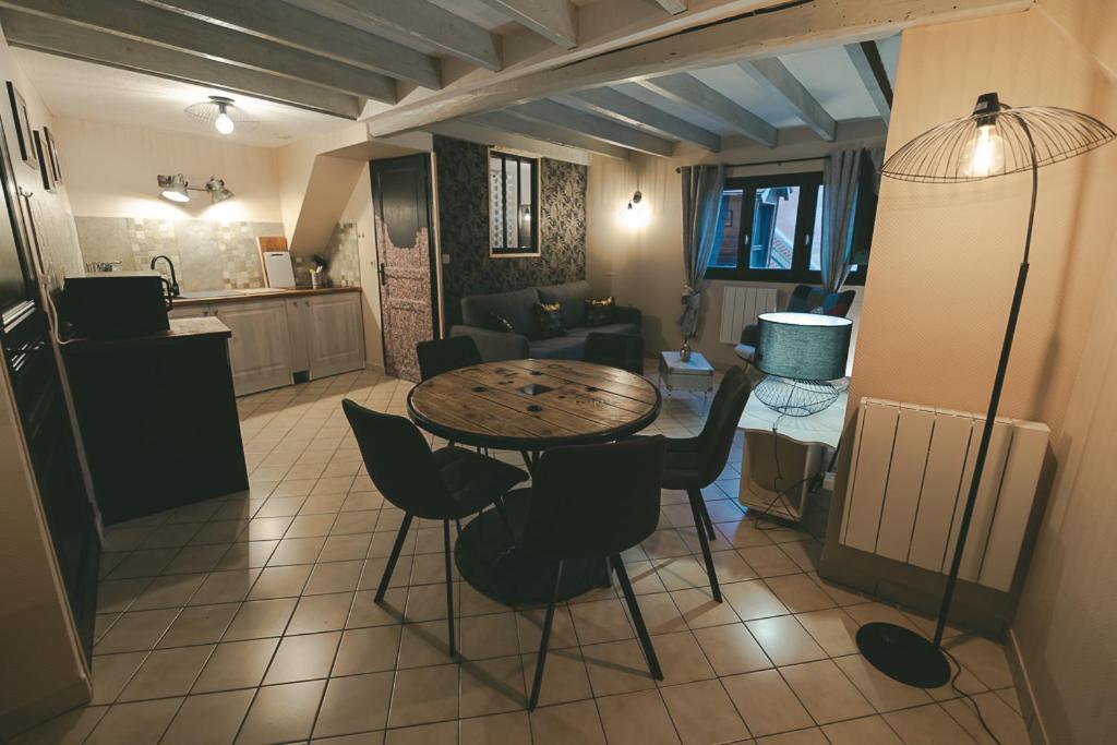 Appart Centre Historique Chez Rene Wifi Troyes Zewnętrze zdjęcie